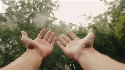 أفضل أدعية مستحبة عند نزول المطر.. تعرف عليها