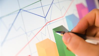 النشرة الاقتصادية.. وأبرزها: ارتفاع الوقود يزيد أعباء قطاع الأعمال العام