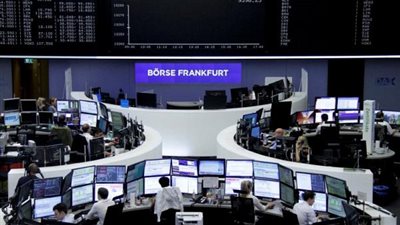 أسهم منطقة اليورو تنخفض بسبب المخاوف السياسية في إسبانيا وإيطاليا