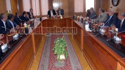 رجال أعمال يجددون 9 مزلقانات 