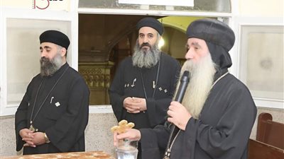 الأنبا كيرلس يفتتح مدرسة جديدة للشمامسة بنجع حمادي في قنا (صور)