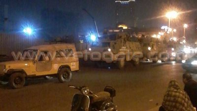 بالصور.. وصول قوات الجيش إلى التحرير تحسبا لانتفاضة الباعة الجائلين