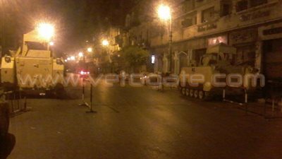 بالصور.. «فيتو» ترصد انتشار مكثف للشرطة والجيش بـ«طلعت حرب» تحسبًا لعودة الباعة