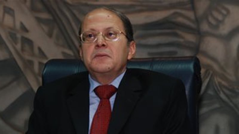الكاتب الصحفى عبد