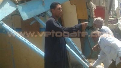 بالصور.. إخلاء الباعة الجائلين بمدينة البلينا في سوهاج