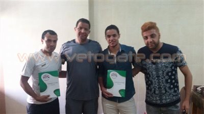 بالصور.. «الشرقية للدخان» يضم ثنائي «غزل المحلة»