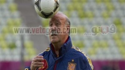 مدرب أسبانيا ديل بوسكي: تشافي الأجدر بالكرة الذهبية