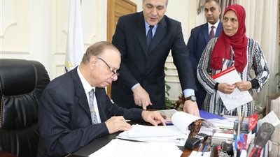 محافظ القاهرة يعتمد نتيجة الشهادة الإعدادية بنسبة نجاح 78 %