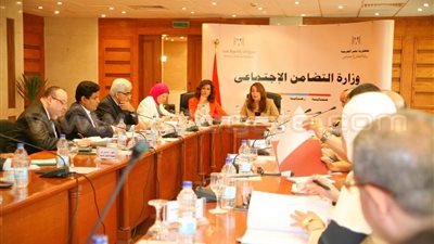 غادة والي ترأس اجتماع لجنة التأمين على المصريين بالخارج