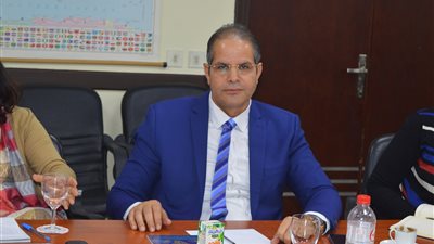 «الدسوقي» يطالب بتخفيض سعر الصرف لـ16 جنيها بعد رفع أسعار الوقود