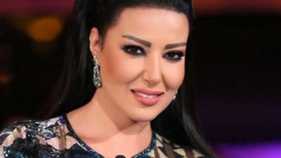 سمية الخشاب تكشف حقيقة إعلان زواجها رسميًا من أحمد سعد