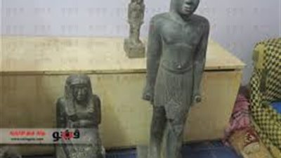 ضبط عملات أثرية وتماثيل قادمة من بريطانيا والتشيك وبلغاريا