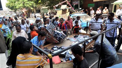 حملة مكبرة بالإسكندرية لإزالة إشغالات الباعة الجائلين