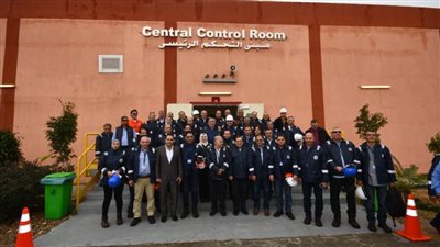 وزير البترول ووفد برلماني يتفقدان حقل ظهر (صور)