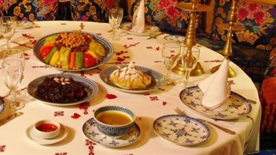 للعروس.. «إتيكيت» استقبال الضيوف في بداية الزواج