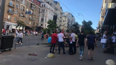 توافد جماهير ليفربول على ملعب نهائي دوري الأبطال (فيديو وصور)