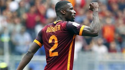 تقارير إيطالية: تشيلسي اقترب من ضم مدافع روما