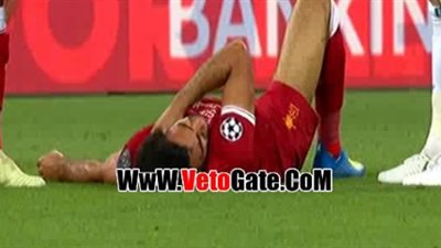 تدخل عنيف من راموس ضد محمد صلاح (فيديو)