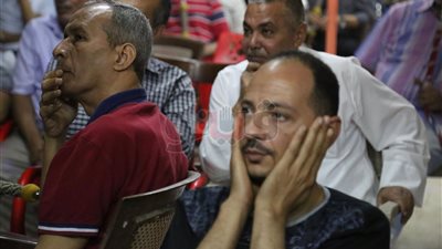 الحزن يخيم على وجوه مشجعي ليفربول بمقاهي شبرا بعد الخسارة من الريـال (صور)