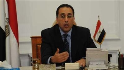 وزير الإسكان: توصيل خدمات الصرف لـ42 قرية بالجيزة