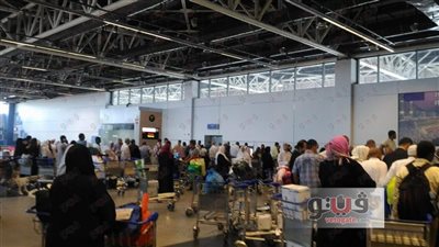 «مصر للطيران» تسيّر 18 رحلة لإعادة 4 آلاف معتمر إلى مطار القاهرة