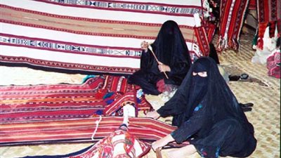 «بيت شعر الماعز» طريقة المرأة البدوية للحماية من حرارة الشمس