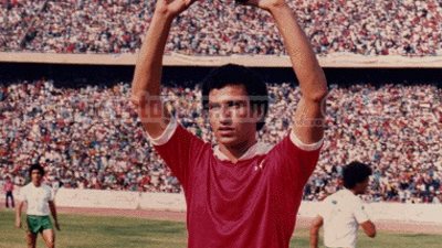 نائب سفير مصر باليابان يداعب الخطيب بـ