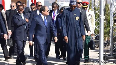 7 صور ترصد نشاط السيسي في ختام منتدى أسوان للسلام والتنمية