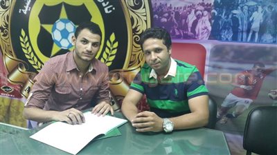 بالصور.. رسميا المريخ البورسعيدي يتعاقد مع مهاجم دجلة السابق