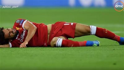 استشاري عظام يكشف كيف تحامل صلاح على نفسه بعد إصابته بالكتف (فيديو)