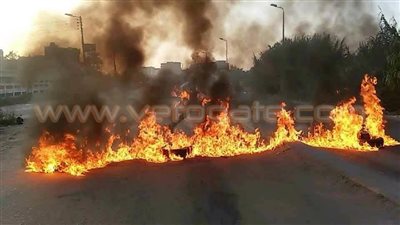 بالصور.. «الإرهابية» تقطع طريق «إسكندرية - كفر الدوار» بالبحيرة