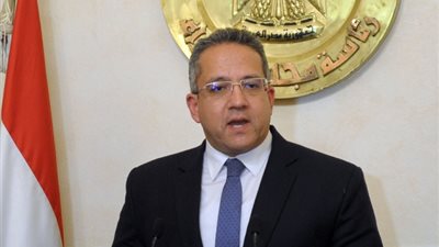 رئيس الحكومة يتابع مع وزير الآثار سير العمل بالمتحف المصرى الكبير