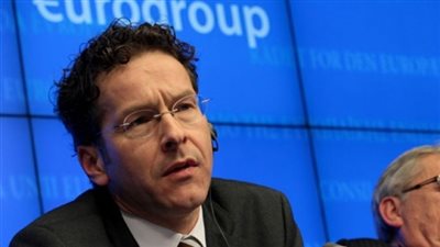 رئيس مجموعة اليورو يرحب بموافقة برلمان اليونان على حزمة الإنقاذ