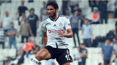 محمد النني يشارك في خسارة بشكتاش التركي أمام ولفرهامبتون الإنجليزي برباعية