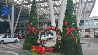 مطار القاهرة يتزين لاستقبال العام الجديد ٢٠٢٠ (صور)