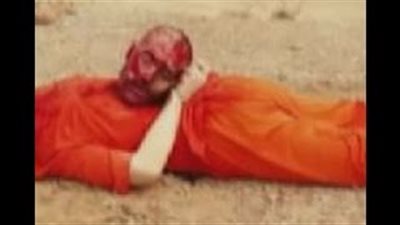 بالفيديو.. «تامر أمين» يعرض مشهد «مقتل» فولي: «مفيش دم نزل بعد ذبحه»