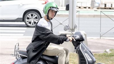 بالصور.. جاستن بيبر يقضي عطلته على شواطئ فرنسا