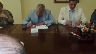 وفد محلب يلتقى منفذى مشروعات تحيا مصر بأسوان (صور)