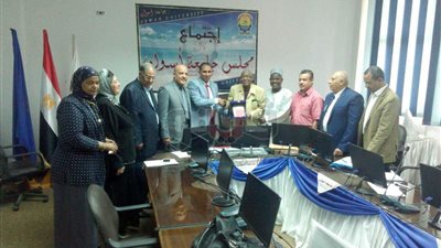 رئيس جامعة أسوان يبحث التعاون مع وفد نيجيري (صور)