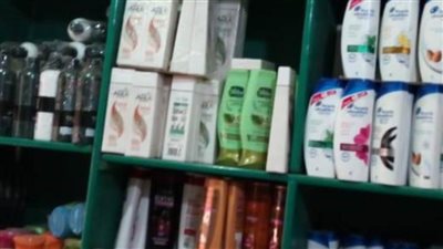 ضبط 34 ألف سرنجة وعبوة مستحضرات تجميل مجهولة المصدر بالمطرية