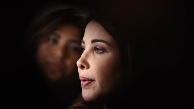 نانسي عجرم توزع الهدايا على أطفال  جمعية 