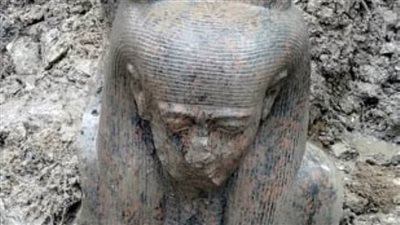 خبير أثري التمثال المكتشف بميت رهينه ليس لرمسيس الثاني وهو ل امنحتب الثالث 