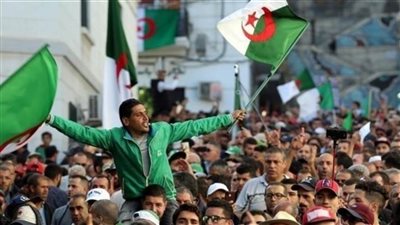 المتظاهرون الجزائريون يحتشدون في العاصمة احتجاجا على فوز تبون بالرئاسة