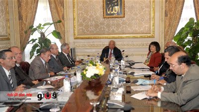 بالصور.. الببلاوي يبحث مع لجنة تدوير المخلفات منظومة النظافة