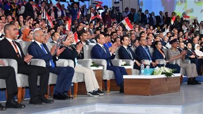 محاكاة أم كلثوم تبهر حضور مسرح شباب العالم