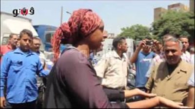 بالفيديو.. بائعة جائلة للشرطة: أجيب منين إيجار «الترجمان»؟