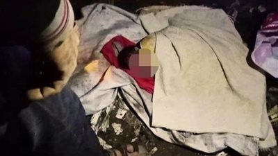 العثورعلى رضيع ملفوف بـ