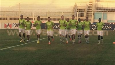 بالفيديو..لاعبو أهلي طرابلس يؤدون عمليات الإحماء باستاد الفيوم