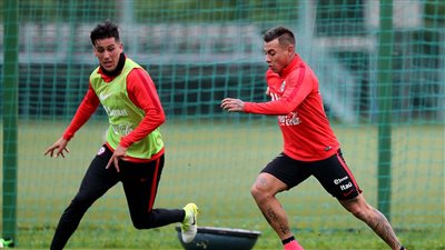 منتخب تشيلي ينهي استعداداته لملاقاة ألمانيا في نهائي القارات