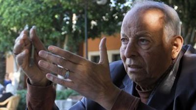 وفاة «محمود عبد العزيز» رئيس البنك الأهلي المصري الأسبق